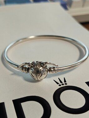 Authentic Pandora Harry Potter Bangle with Golden Snitch Clasp 598619C00